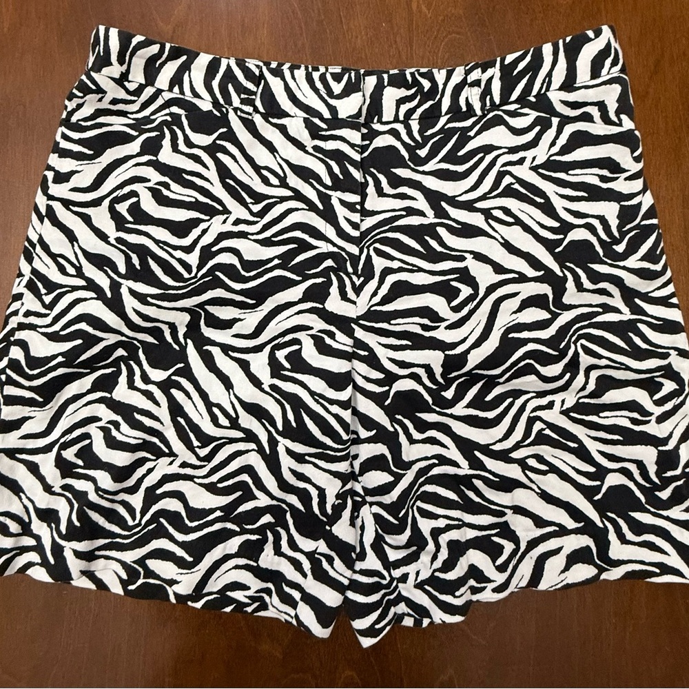Jones New York Shorts Size 10